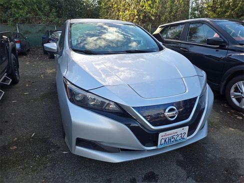 Used 2024 Nissan Leaf S image 2