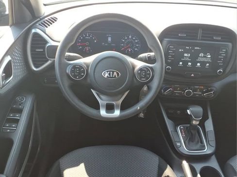 Used 2020 Kia Soul LX FWD image 5