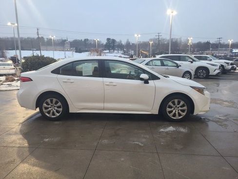 Used 2024 Toyota Corolla LE image 8
