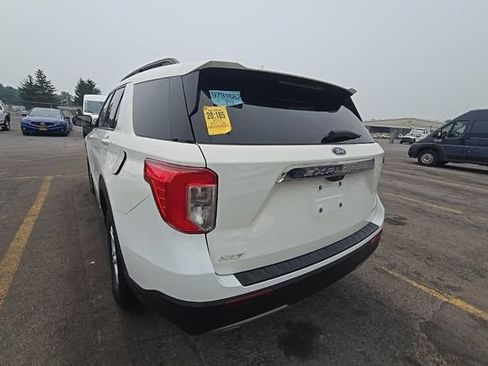 Used 2023 Ford Explorer XLT w/ Equipment Group 202A AWD/4WD image 4