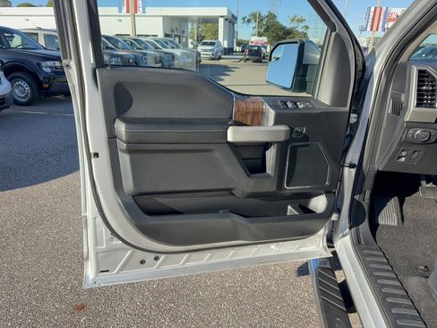 Certified 2019 Ford F150 Lariat image 8