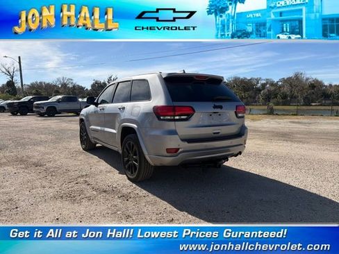 Used 2018 Jeep Grand Cherokee Altitude image 9