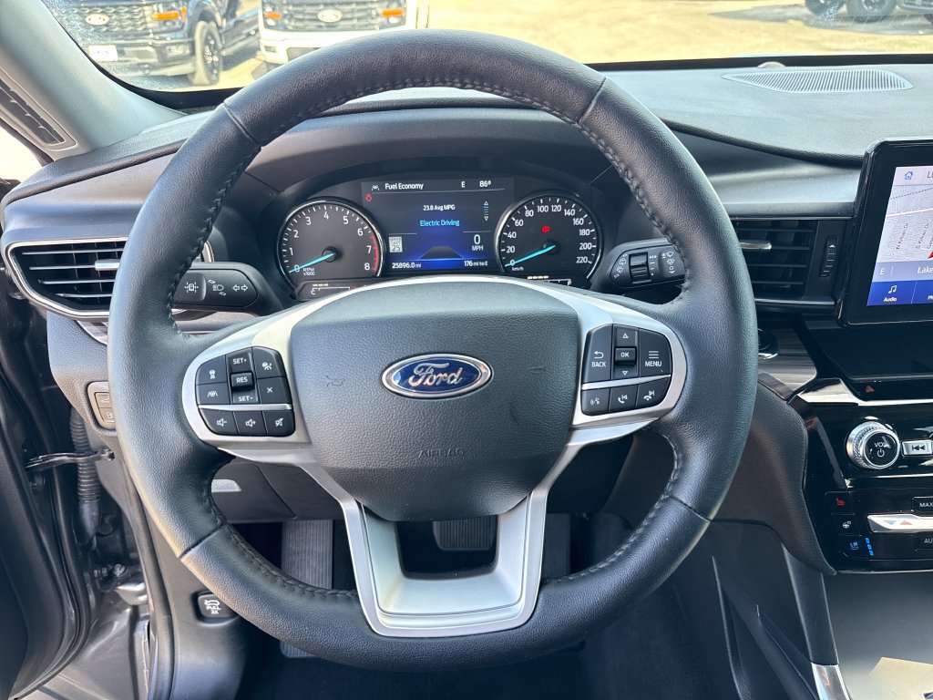 Used 2022 Ford Explorer Limited AWD/4WD image 16