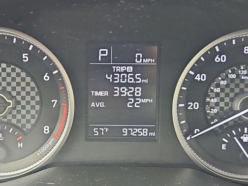 Used 2019 Hyundai Elantra SE FWD image 16