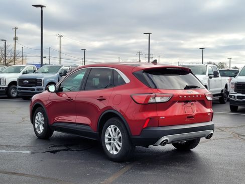 Used 2020 Ford Escape SE image 6