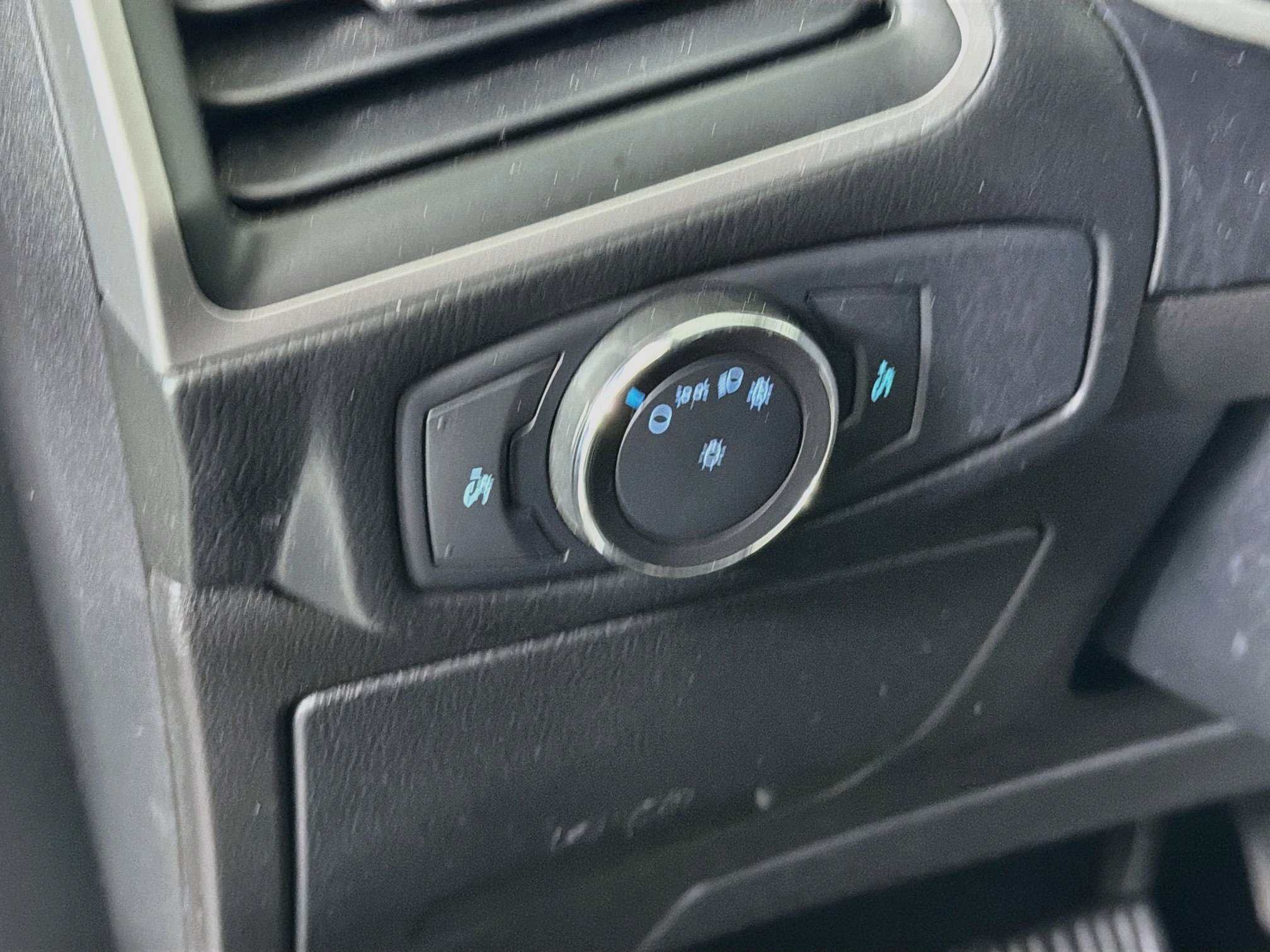 Used 2018 Ford Edge SEL w/ Equipment Group 201A FWD image 17