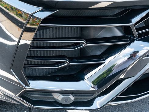 Used 2021 Lamborghini Urus AWD/4WD image 9