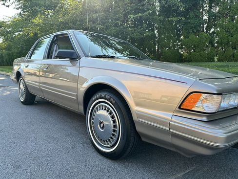 Used 1996 Buick Century Sedan FWD image 49