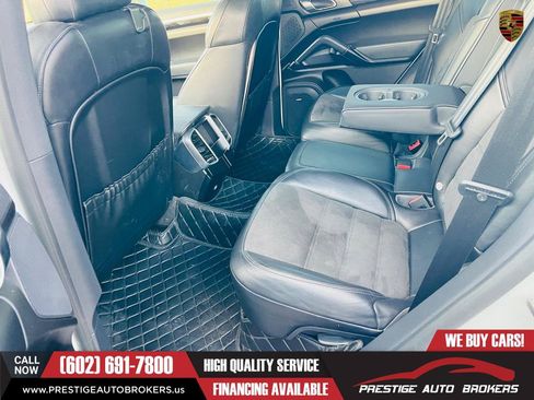 Used 2017 Porsche Cayenne Platinum Edition AWD/4WD image 39