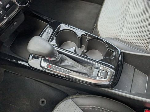 Used 2025 Chevrolet Trax LT FWD image 18