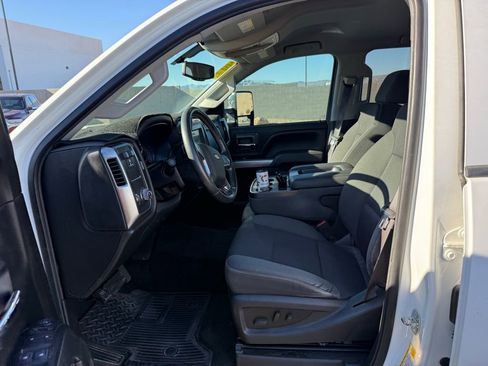 Used 2015 Chevrolet Silverado 2500 LT w/ LT Convenience Package image 9