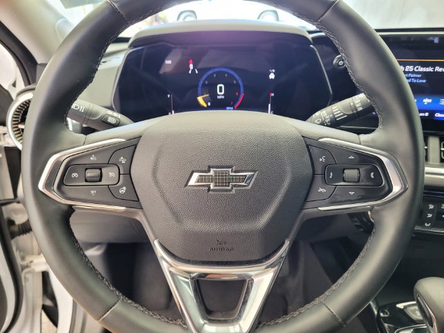 Used 2025 Chevrolet Trax ACTIV w/ Driver Confidence Package FWD image 28