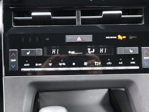 Used 2019 Toyota Avalon XSE image 21