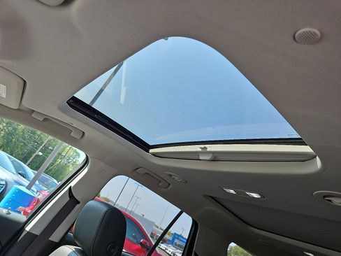 Certified 2021 Chevrolet Traverse Premier w/ LPO, Floor Liner Package image 14