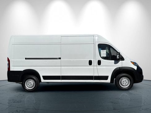 Used 2026 RAM ProMaster 2500 w/ Convenience Group FWD image 3