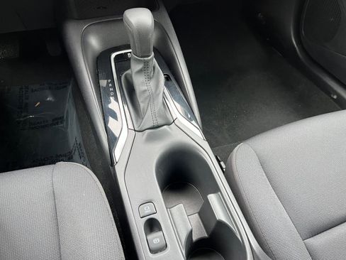 Used 2025 Toyota Corolla LE image 39