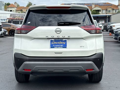 Used 2023 Nissan Rogue SV FWD image 8
