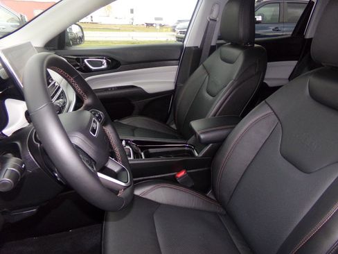 Used 2022 Jeep Compass Limited AWD/4WD image 25