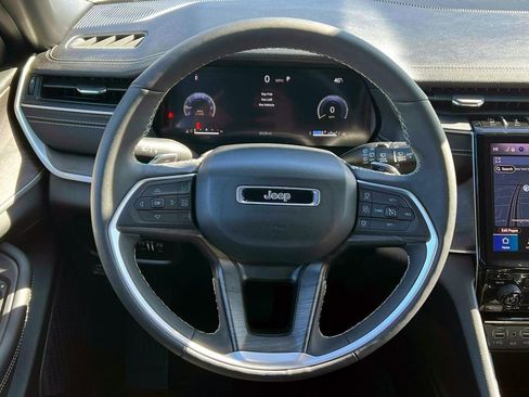 Certified 2024 Jeep Grand Cherokee Limited image 13