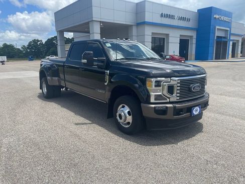 Used 2022 Ford F350 King Ranch w/ King Ranch Ultimate Package AWD/4WD image 9