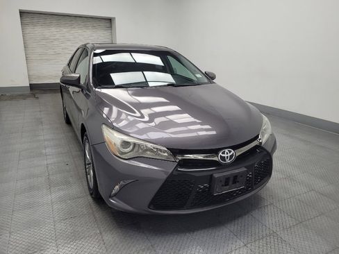 Used 2016 Toyota Camry SE w/ Moonroof Package image 13