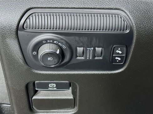 Used 2022 Jeep Wagoneer Series III w/ Convenience Group I AWD/4WD image 10