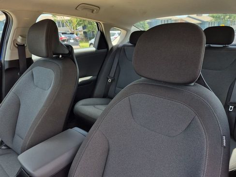 Used 2025 Kia K4 FWD image 27