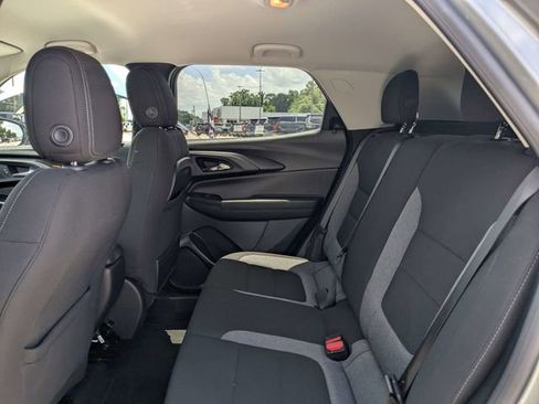 Used 2023 Chevrolet TrailBlazer LT FWD image 12