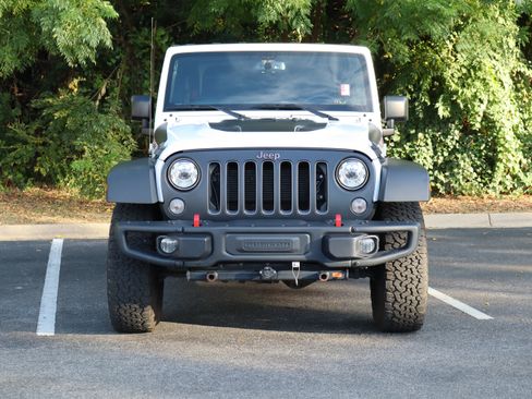 Used 2018 Jeep Wrangler Rubicon AWD/4WD image 3