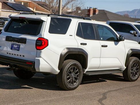 Used 2025 Toyota 4Runner SR5 image 5