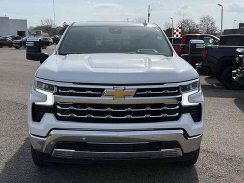 Used 2025 Chevrolet Silverado 1500 LTZ w/ LTZ Premium Package AWD/4WD image 3