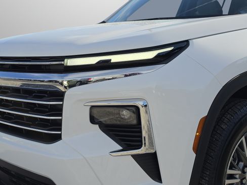 New 2027 Chevrolet Traverse LT w/ Driver Confidence Package FWD image 13
