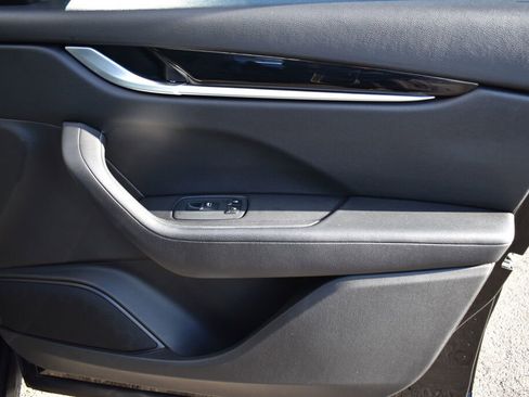 Used 2020 Maserati Levante image 24