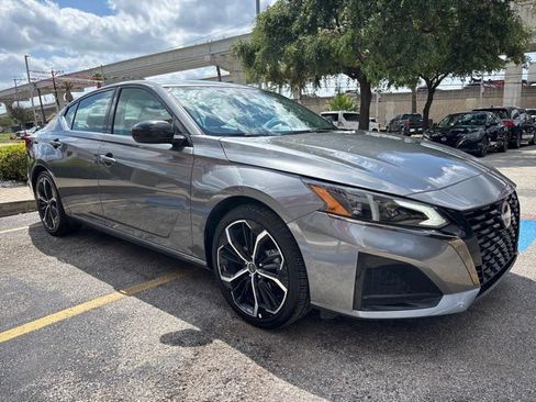 Used 2024 Nissan Altima 2.5 SR FWD image 5