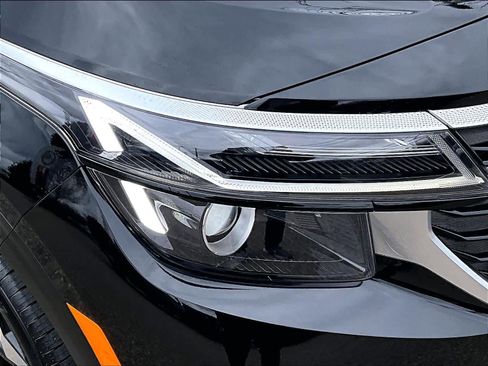 Used 2024 Kia Seltos EX image 31