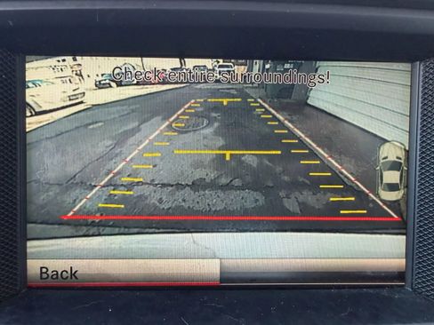 Used 2016 Mercedes-Benz SL 550 w/ Driver Assistance Package image 21