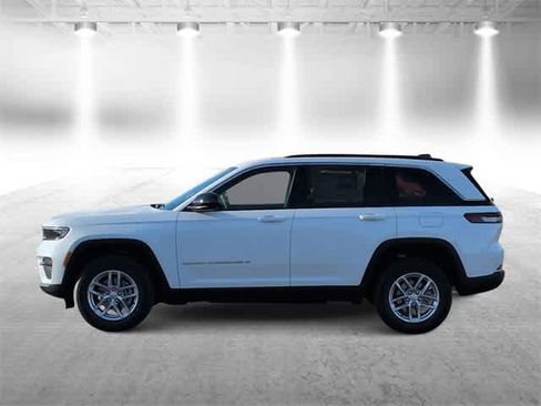 New 2025 Jeep Grand Cherokee Laredo X image 5