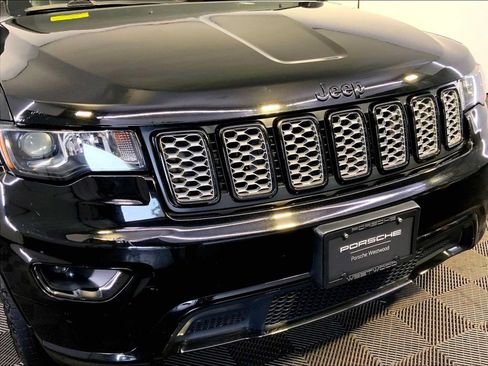 Used 2021 Jeep Grand Cherokee Laredo X AWD/4WD image 34