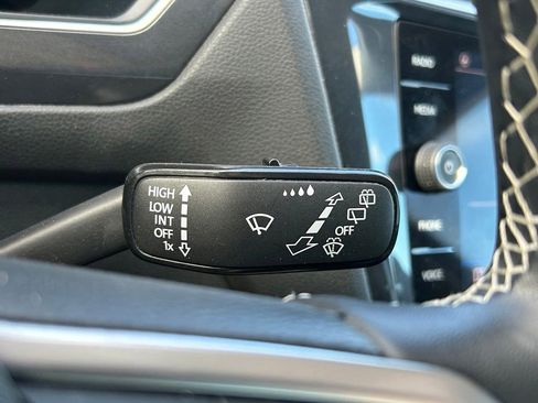 Used 2024 Volkswagen Tiguan SE FWD image 30