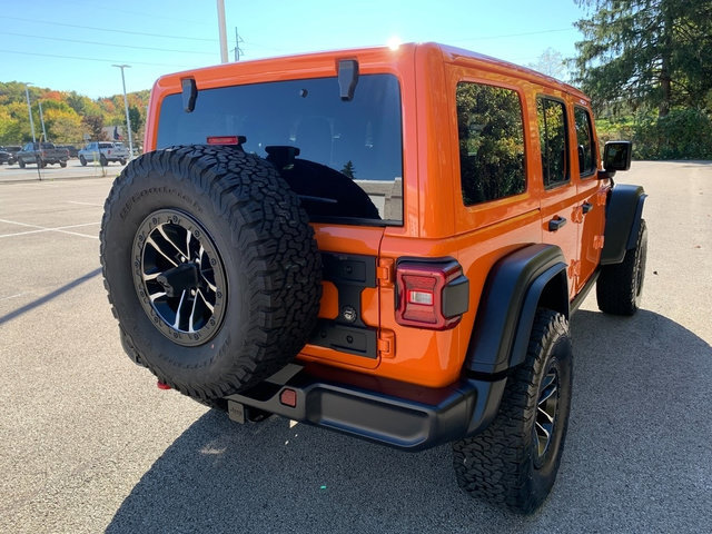 Used 2025 Jeep Wrangler Unlimited Rubicon w/ XTREMEE 35" Tire Package AWD/4WD image 6