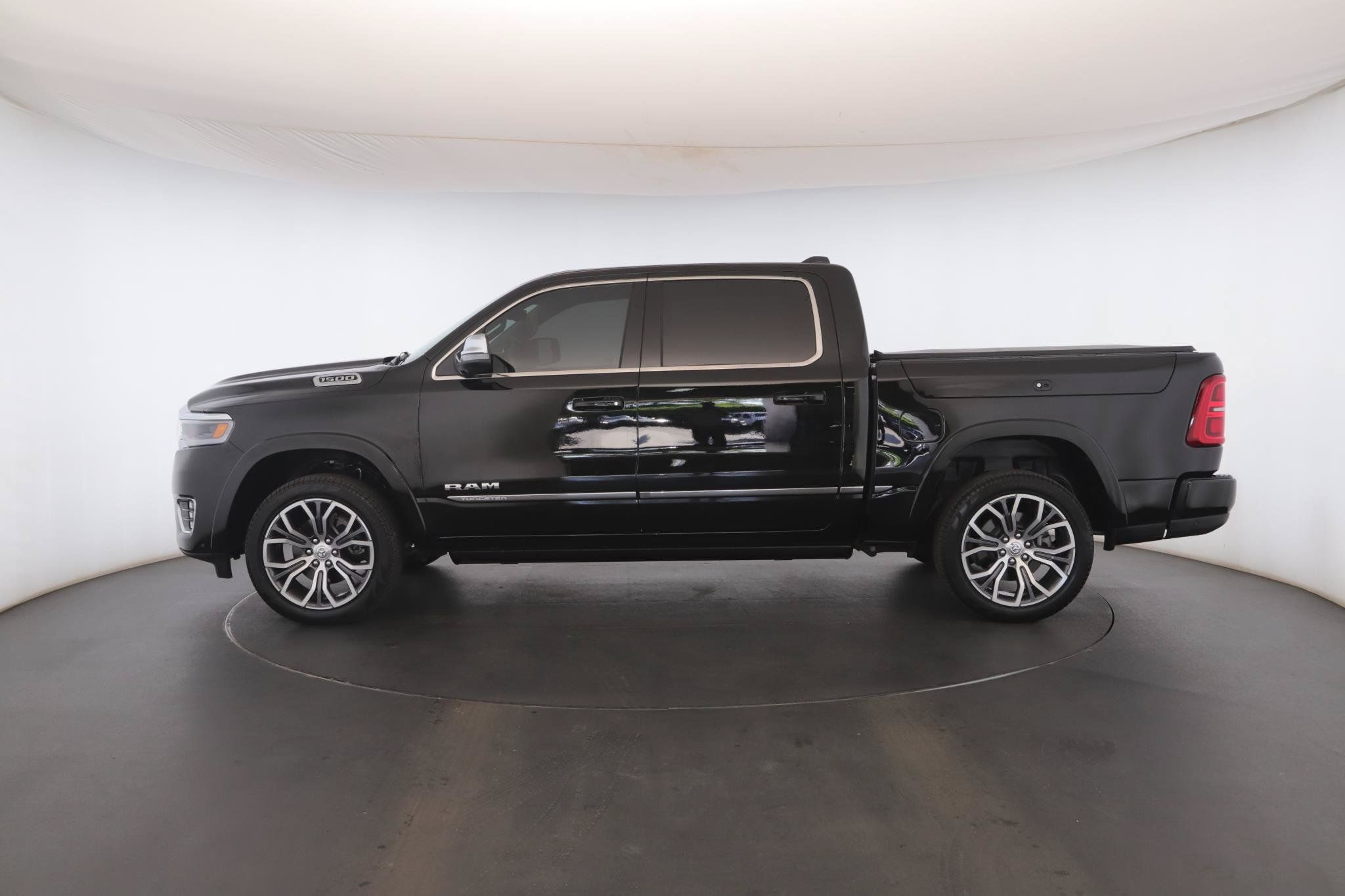 Used 2026 RAM 1500 Tungsten AWD/4WD image 30