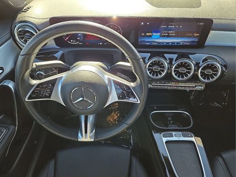 Used 2025 Mercedes-Benz CLA 250 image 18