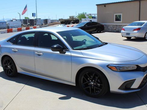 Used 2024 Honda Civic Sport image 5
