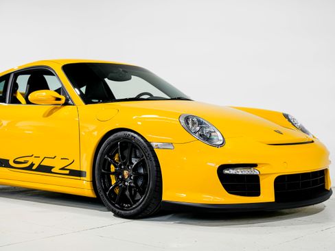 Used 2008 Porsche 911 GT2 RWD image 32