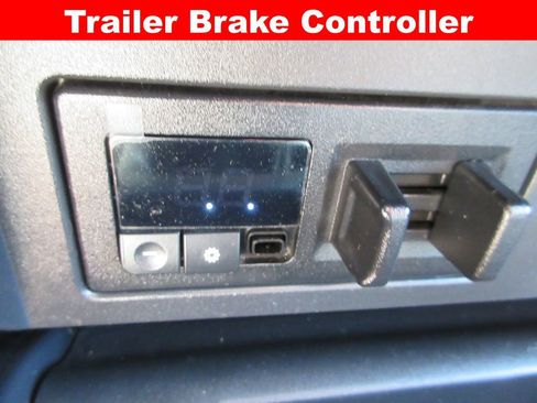Used 2021 Nissan Titan PRO-4X w/ Pro-4x Convenience Package AWD/4WD image 18