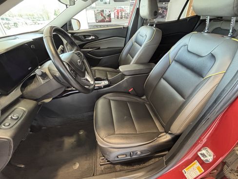 Used 2024 Chevrolet Trax ACTIV w/ Sunroof Package FWD image 10