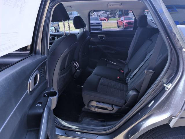 Used 2022 Kia Sorento LX AWD/4WD image 22