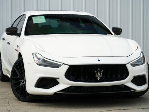 Used 2022 Maserati Ghibli Trofeo image 4