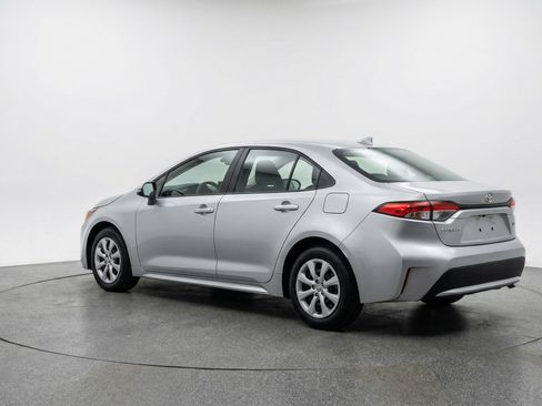 Used 2025 Toyota Corolla LE FWD image 6