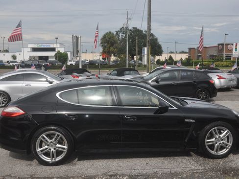 Used 2013 Porsche Panamera 4S image 5